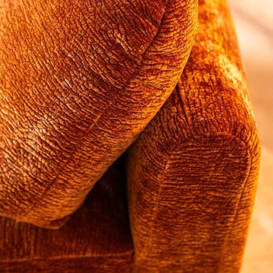 Chaise longue Vienna in terracotta chenille, links model