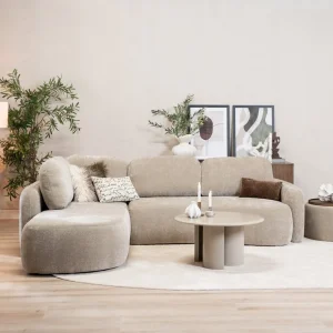 Hoekbank Vienna taupe met afgeronde rug, in een lichte ruimte