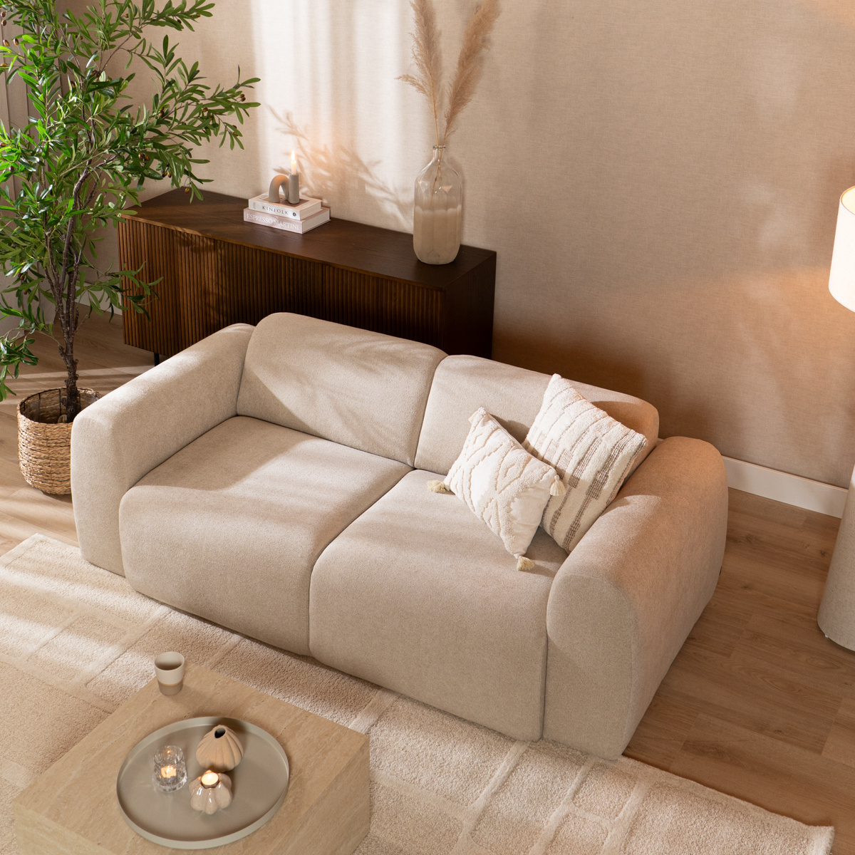 2,5-zitsbank Maine in beige chenille, sfeerbeeld