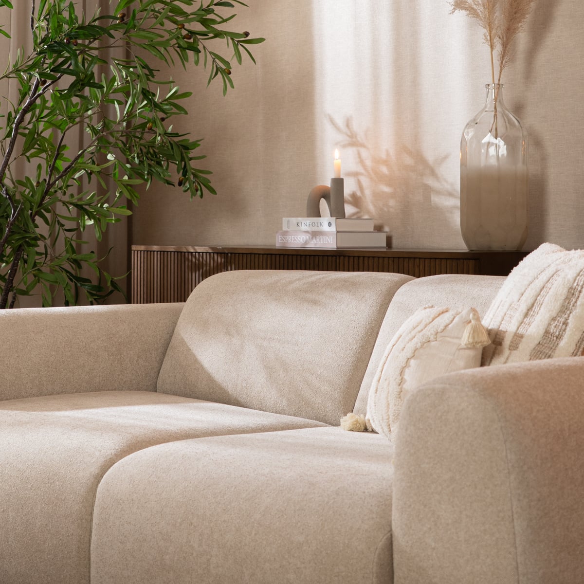 2,5-zitsbank Maine in beige chenille, sfeerbeeld