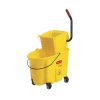 Rubbermaid WaveBrake gele combopers met zijwaartse pers en 33 liter emmer